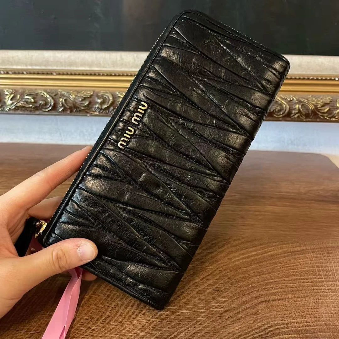 95新 MIU MIU/缪缪 miumiu钱包/004520/尺寸19*9