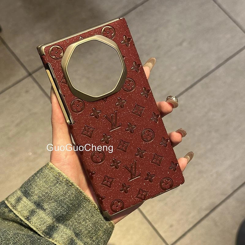 适用于华为MateXT/XTs三折叠双中轴压花纹折叠手机壳 时尚压花