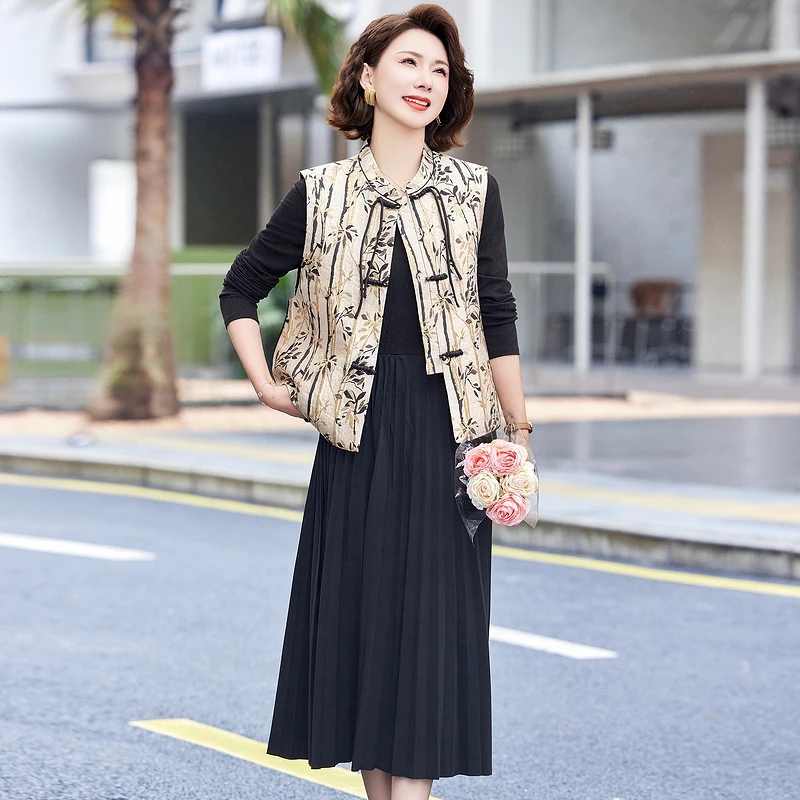 中老年人新中式盘扣马甲打底裙女春秋妈妈国风潮流连衣裙两件套裙