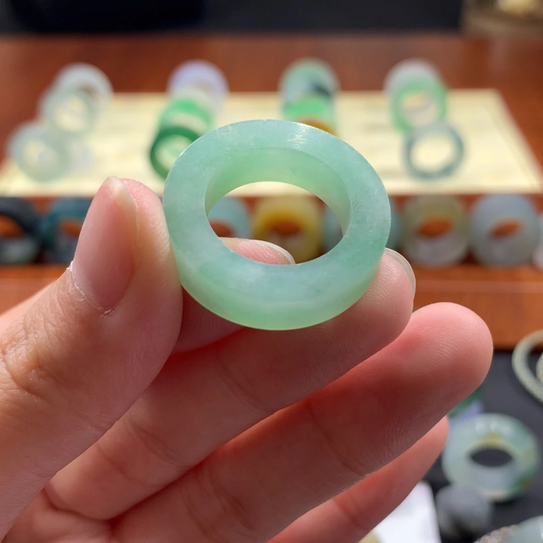 定制翡翠未镶嵌d*t翡翠