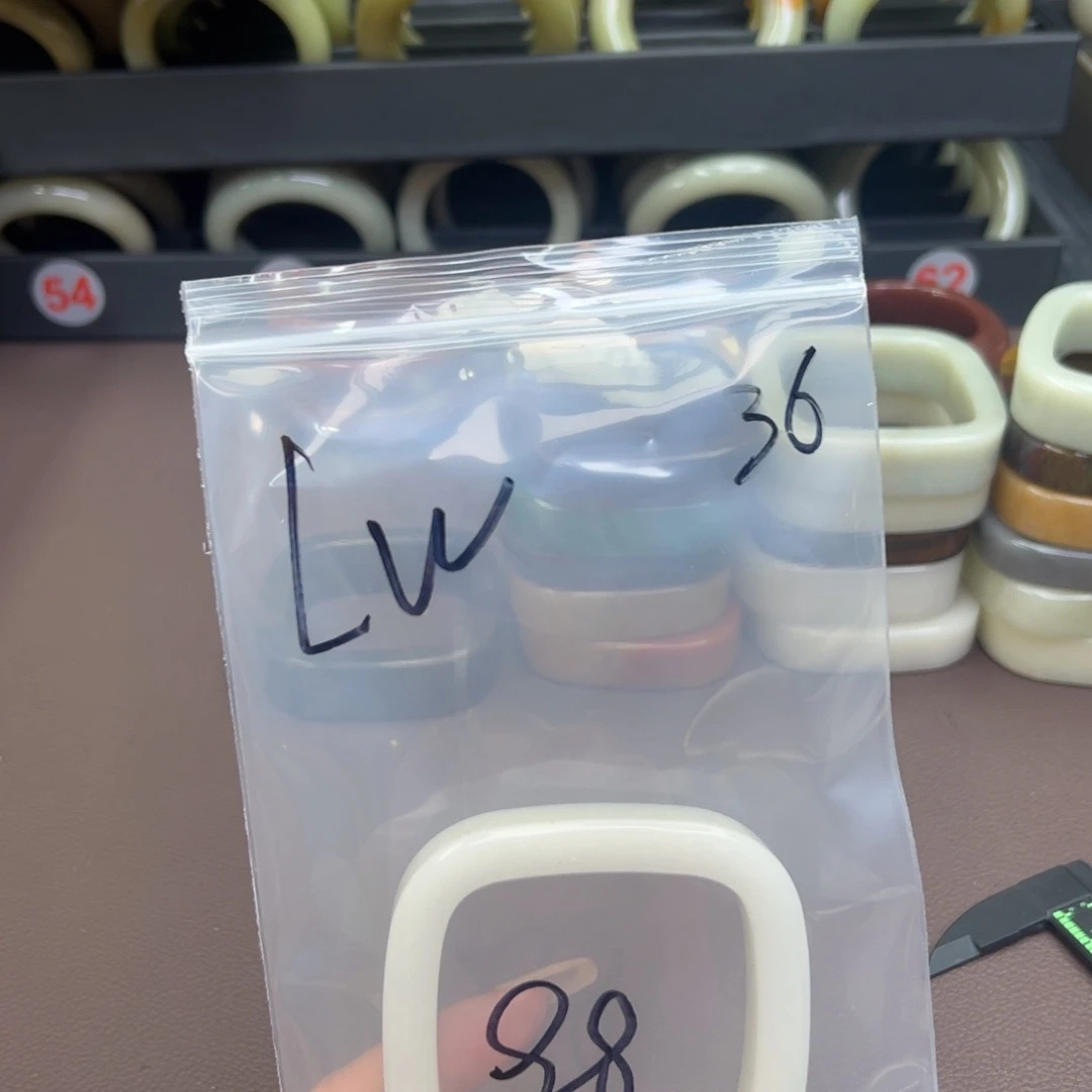 石英质玉手镯未镶嵌l*