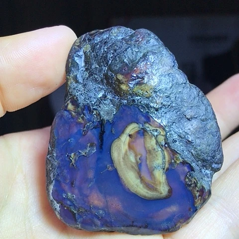 未镶嵌颈饰琥珀福利，溶洞原石重17克