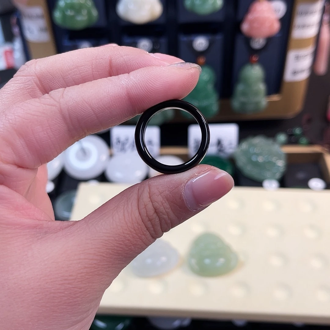 颈饰未镶嵌石英质玉慕***.