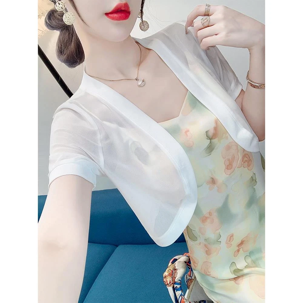 2025夏季新款女士冰丝短袖透气防晒开衫搭配吊带裙小披肩轻薄外套