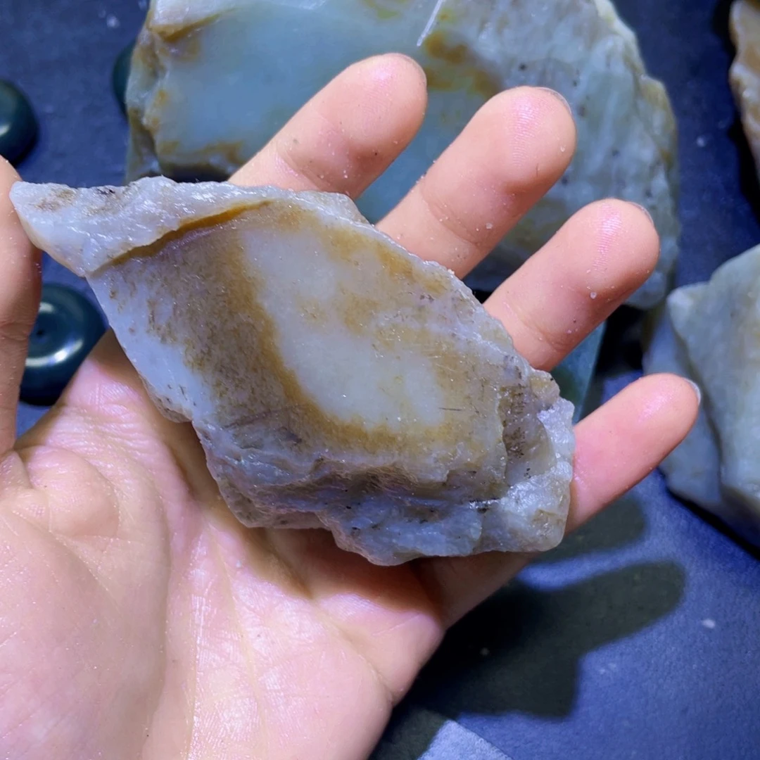 和田玉未镶嵌珠宝半成品