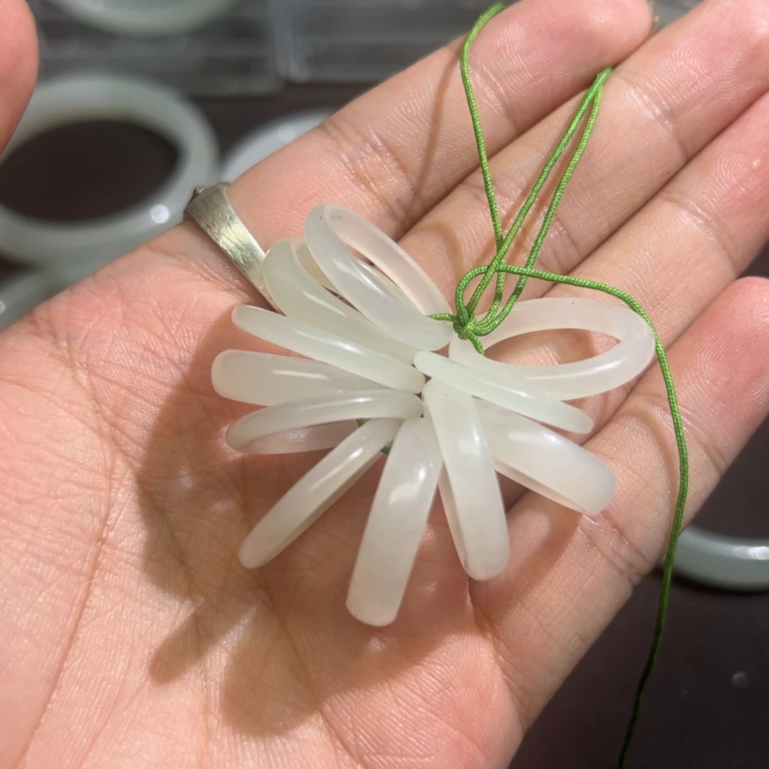 未镶嵌戒指和田玉