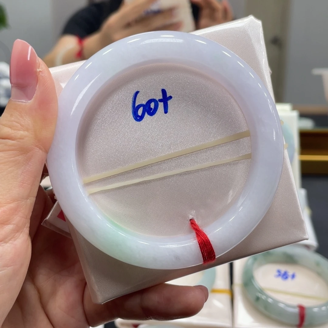 翡翠未镶嵌手镯翡翠