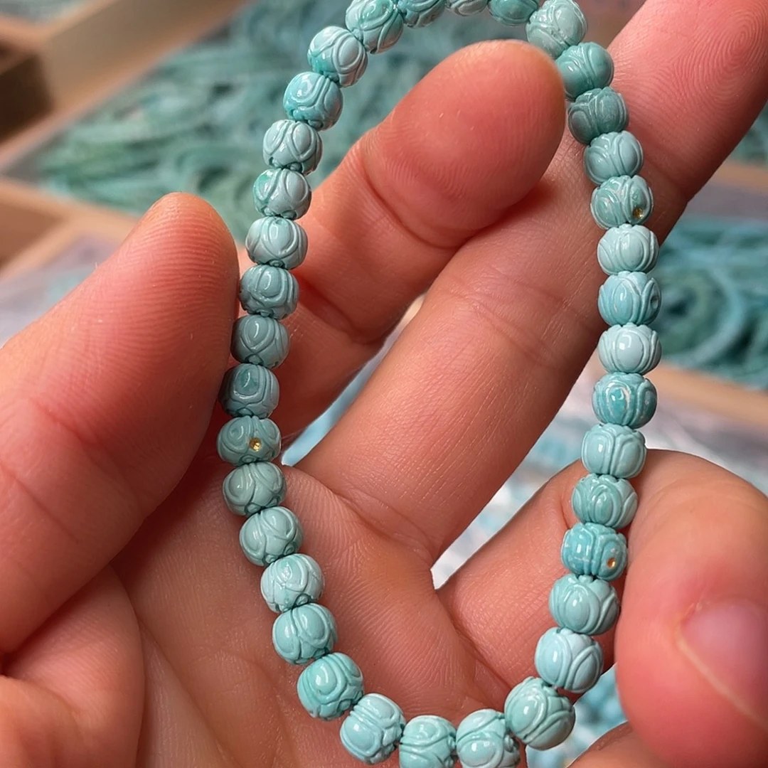 绿松石未镶嵌颈饰