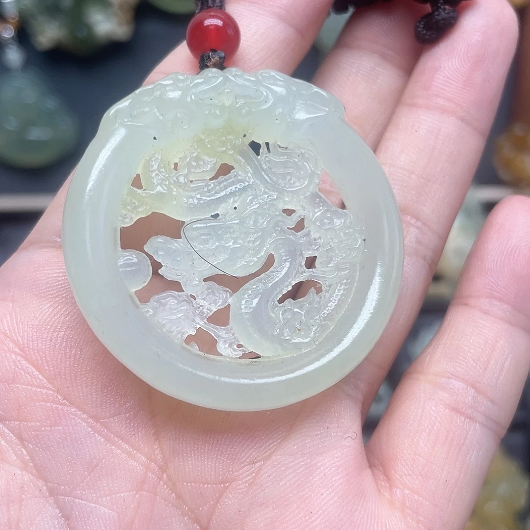 穿***期蛇纹石玉未镶嵌颈饰