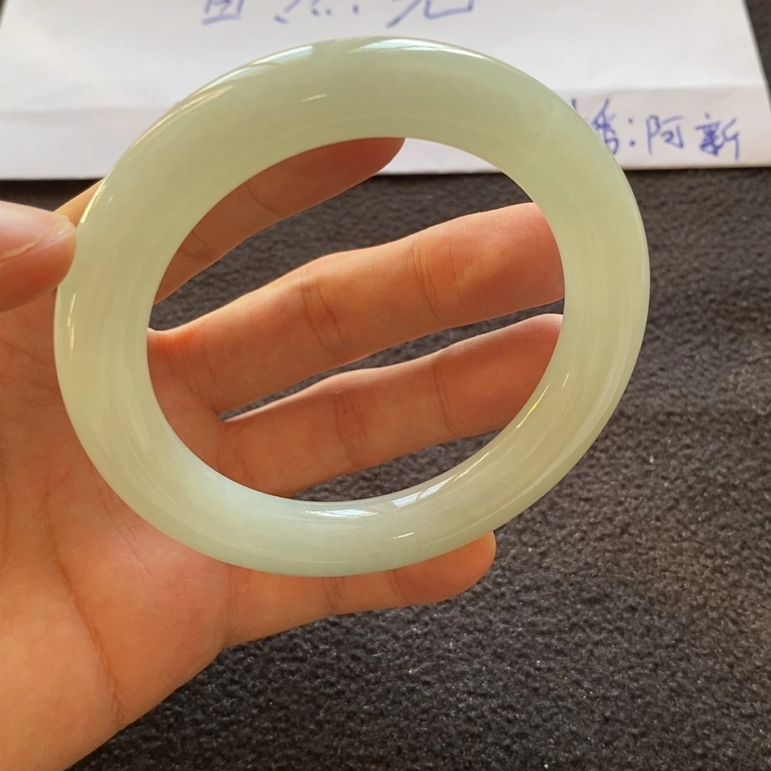 翡翠未镶嵌手镯手镯