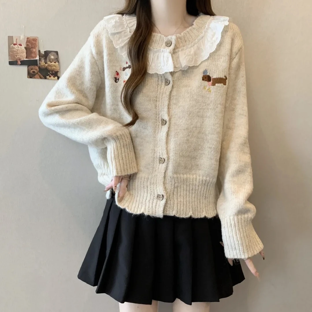 蕾丝娃娃领正肩毛衣外套女2025春宽松小个子腊肠狗爱心扣针织开衫