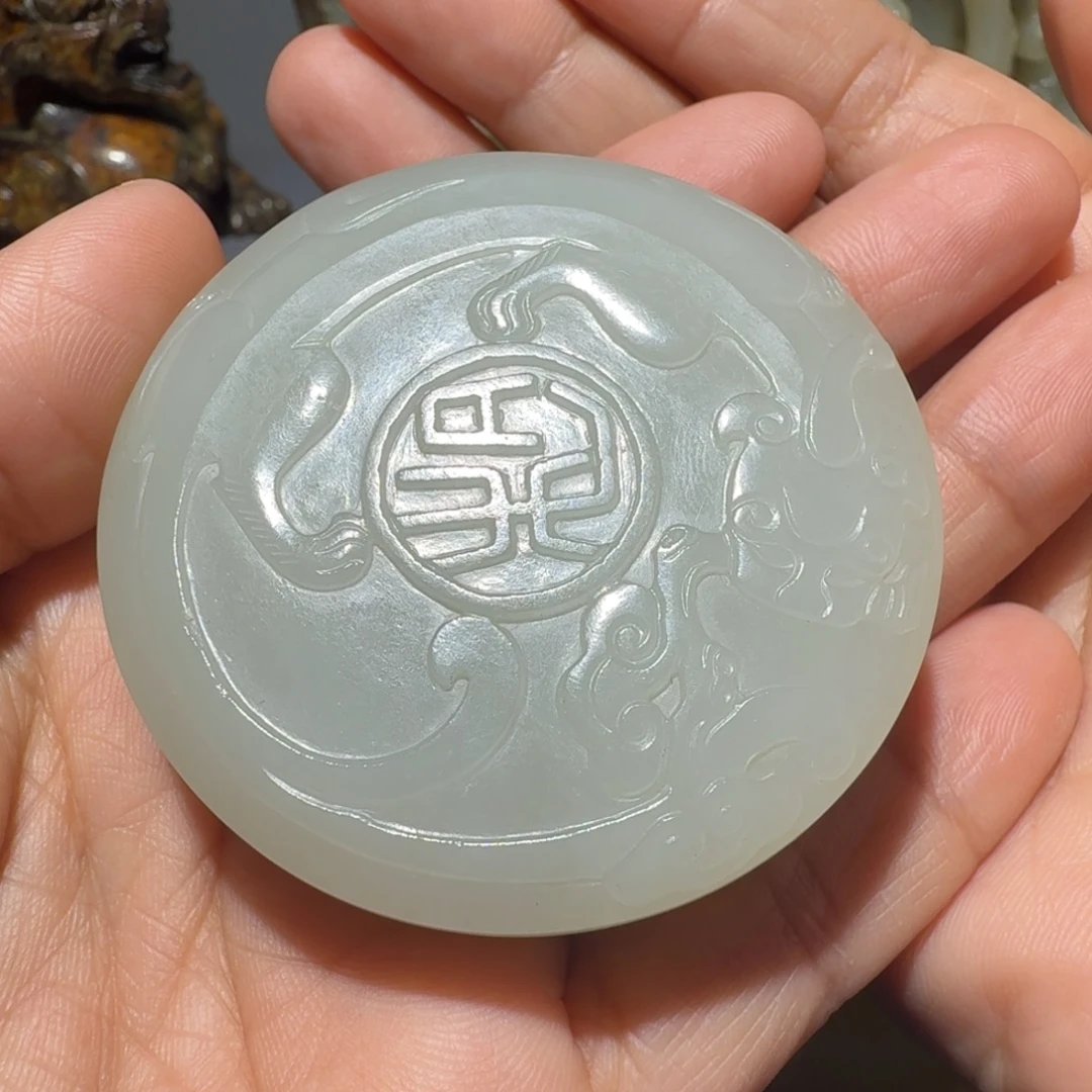 善***义和田玉未镶嵌挂件