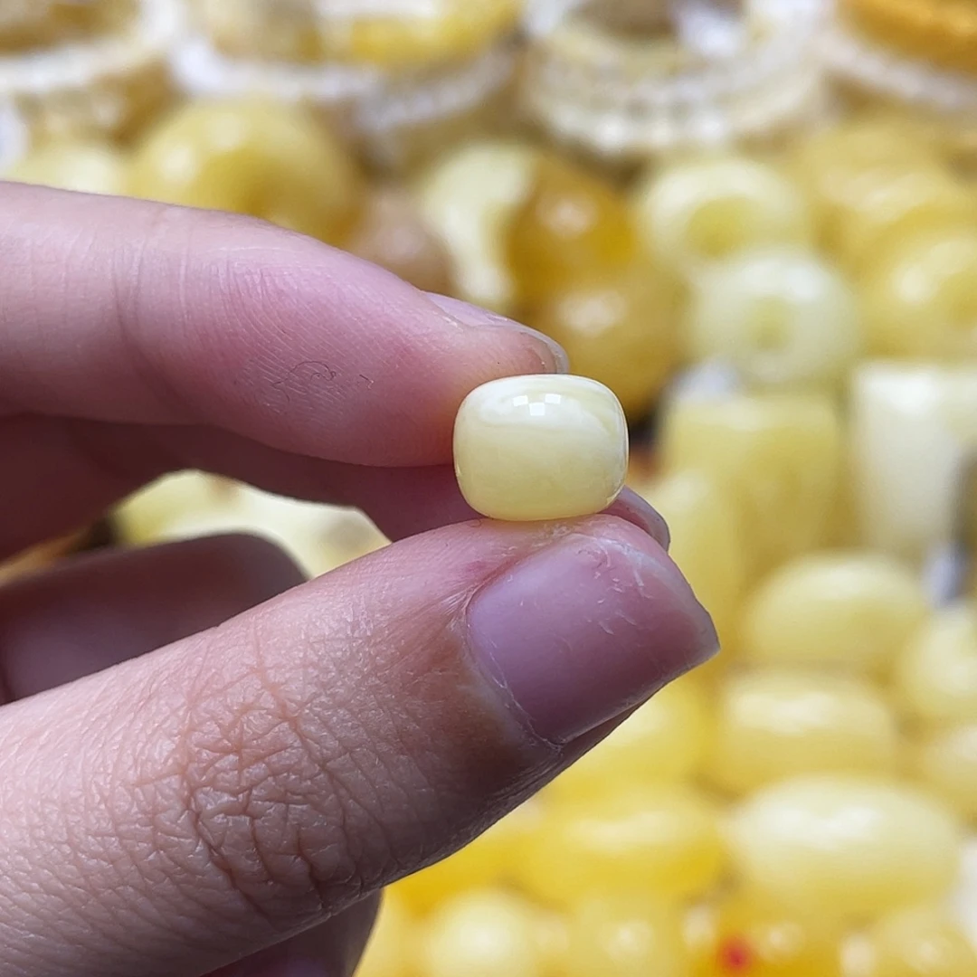 琥珀未镶嵌裸石9.2*7.6mm