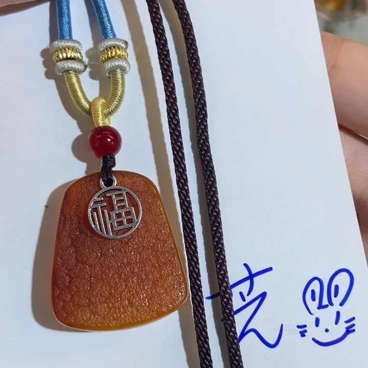 未镶嵌琥珀珠宝奇石