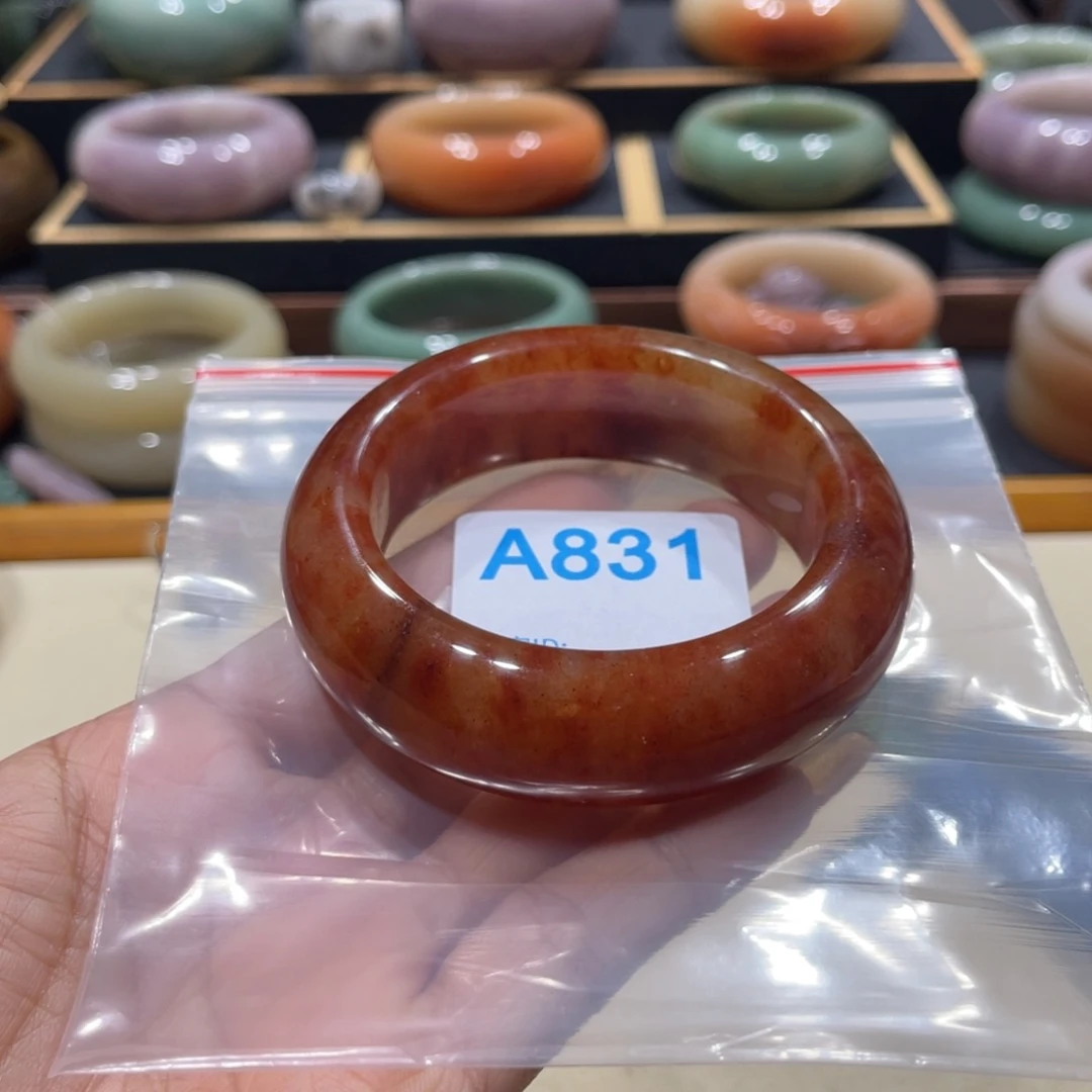 未镶嵌手镯石英岩玉李*