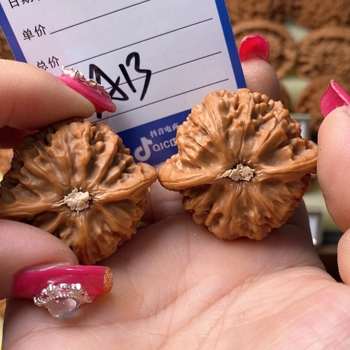 桃核吊坠阿***活大宫灯大宫灯