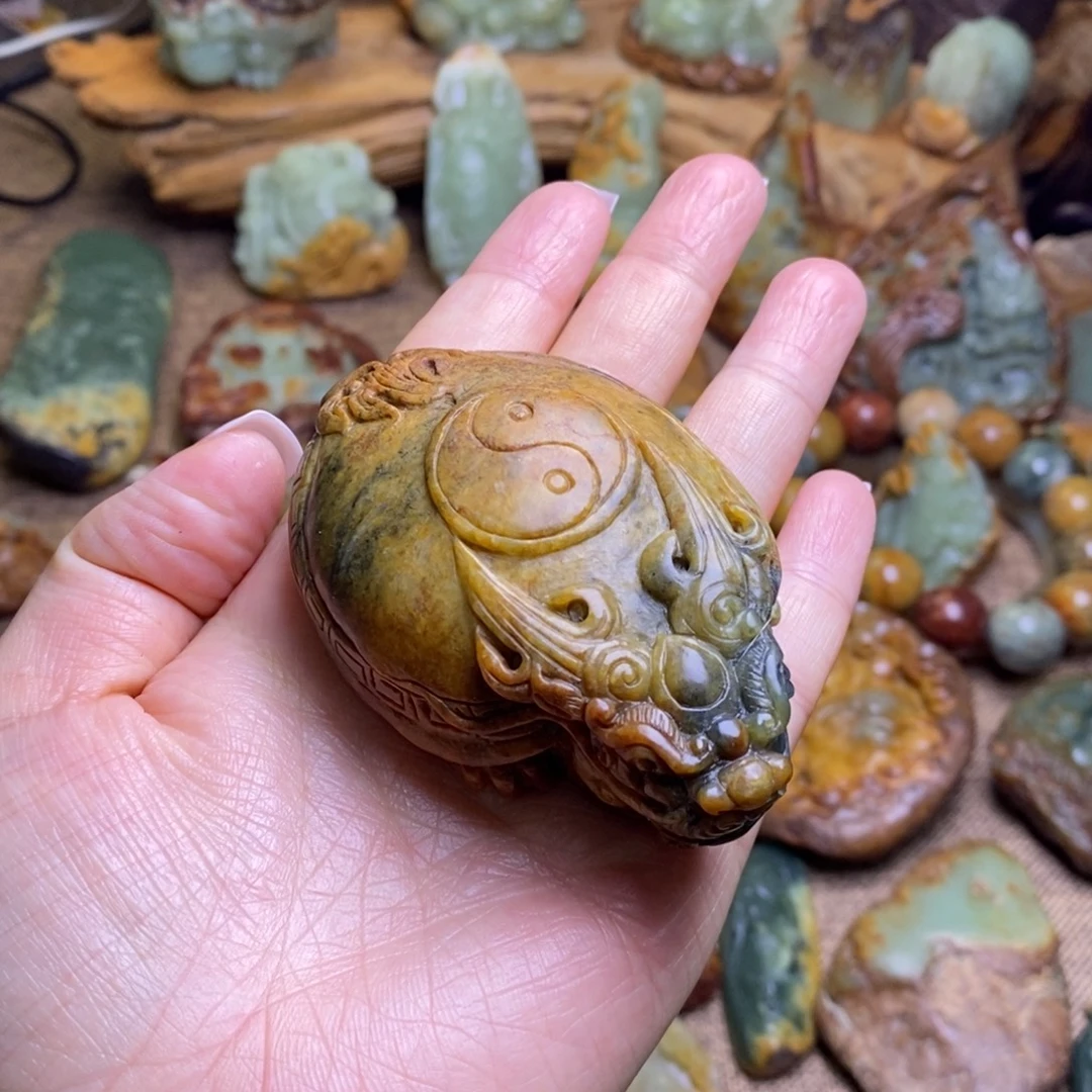 岫岩河磨玉（透闪石质玉）未镶嵌把件