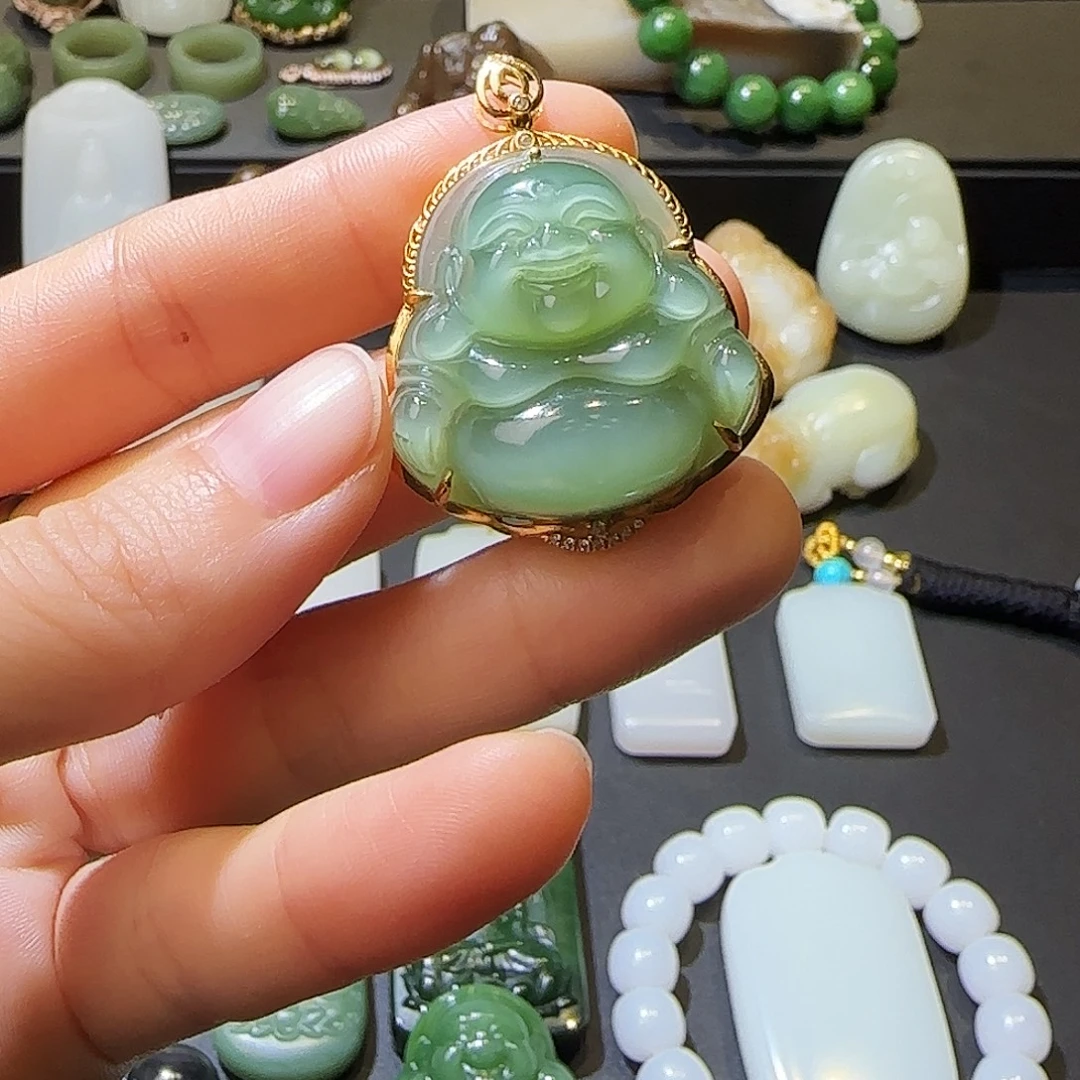 和田玉18K金镶嵌颈饰