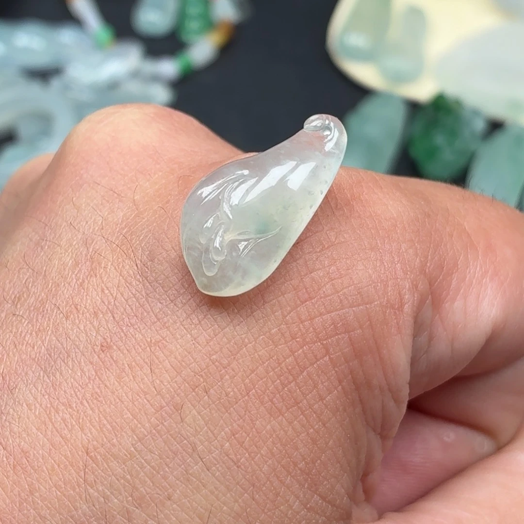 定制翡翠未镶嵌玉兰花