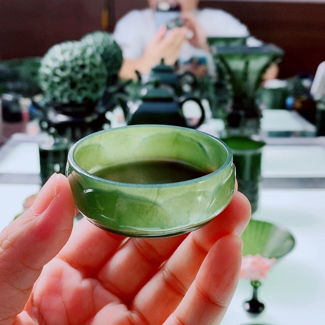 未镶嵌和田玉（青玉）摆件微瑕