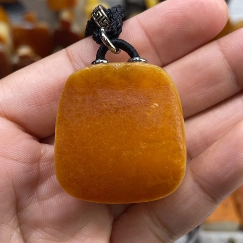 【闪购商品】琥珀颈饰未镶嵌