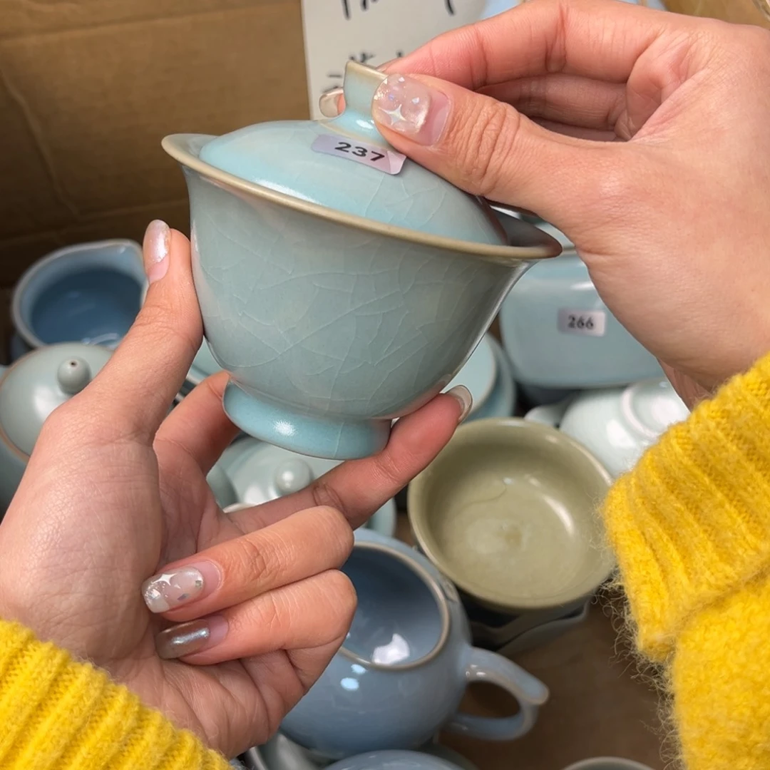 摆件陶微瑕盖子不严