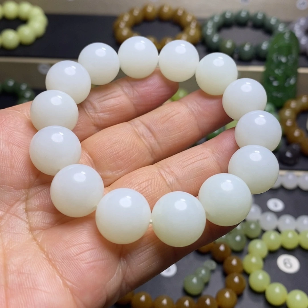 和田玉手串未镶嵌小*哥