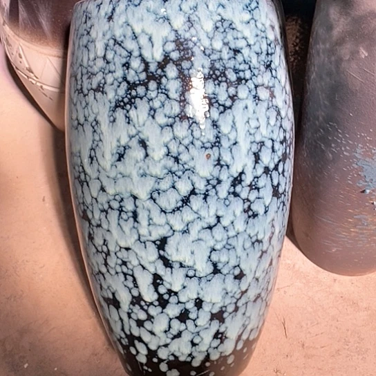 紫砂花盆口18高度38蓝雪花