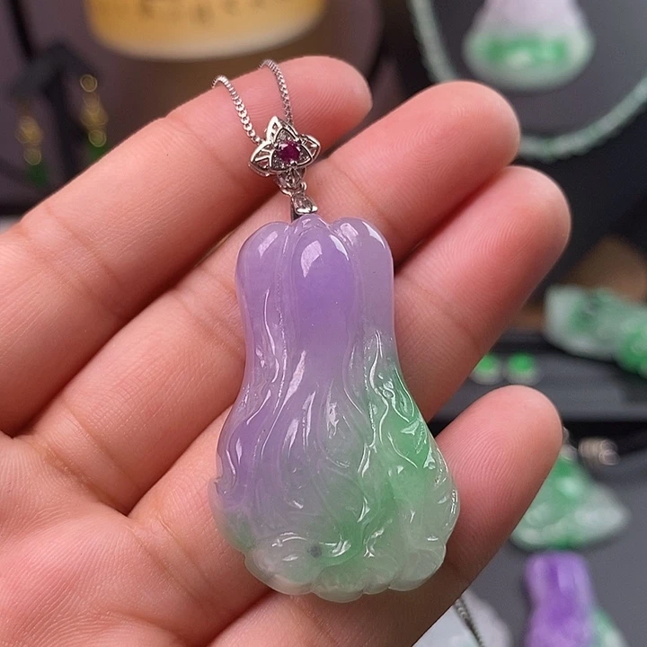 翡翠未镶嵌吊坠(赠链)