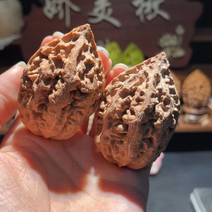 文玩核桃吊坠娇美楸39