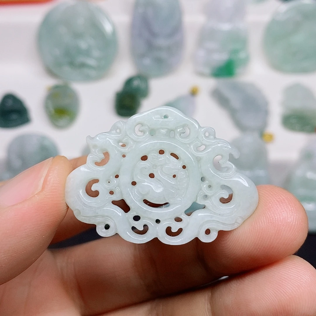 翡翠未镶嵌颈饰吊坠