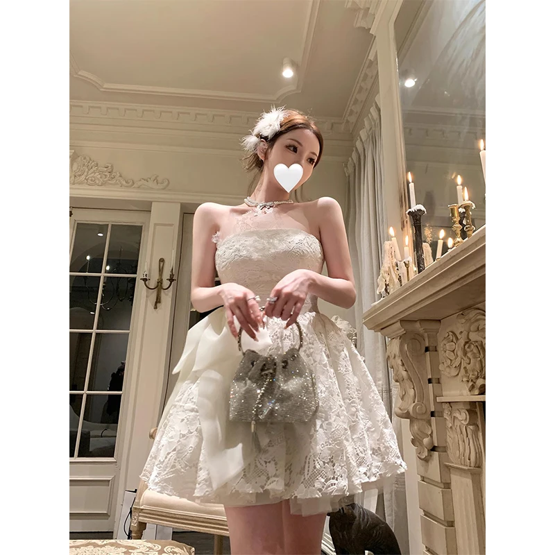 白色蕾丝抹胸连衣裙女夏季新款高级感收腰显瘦辣妹纯欲礼服短裙子