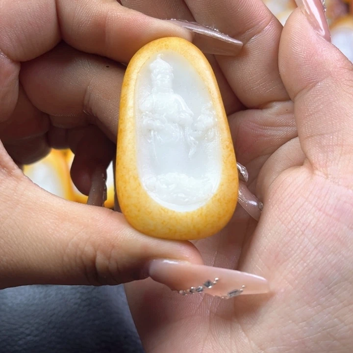 和田玉未镶嵌挂件通**: