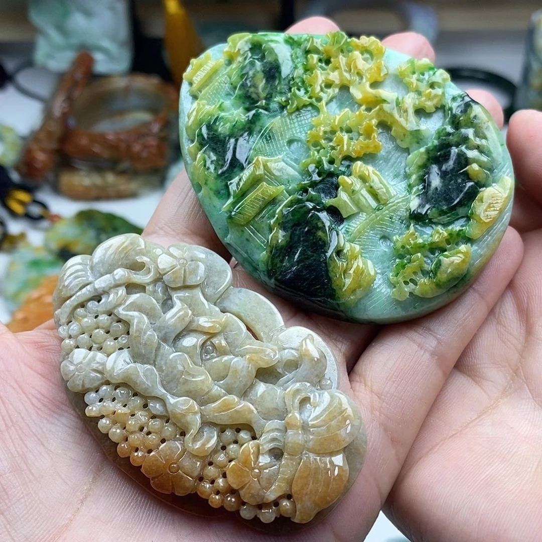 翡翠未镶嵌颈饰林*?牌子