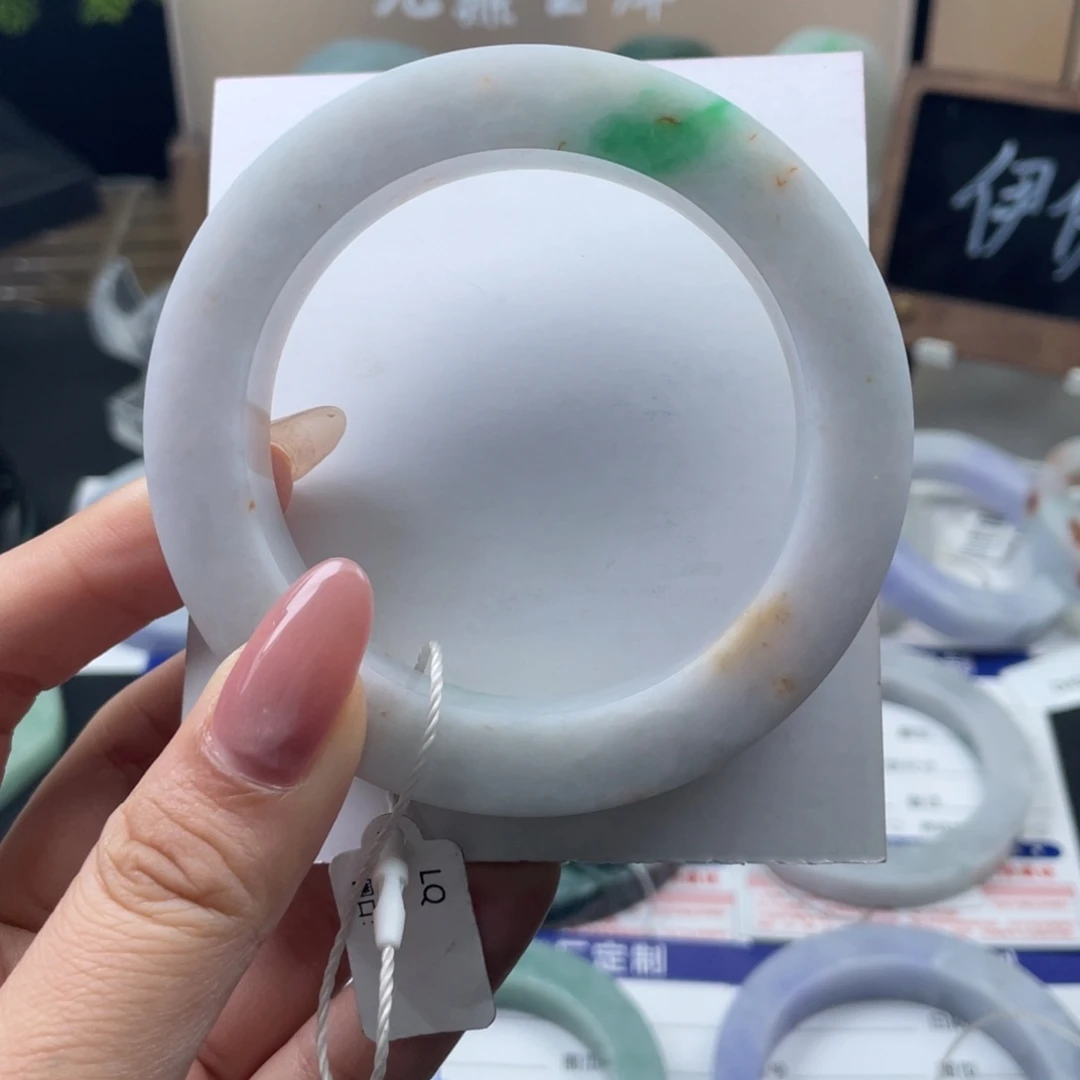 定制翡翠未镶嵌翡翠手镯基地质检发货