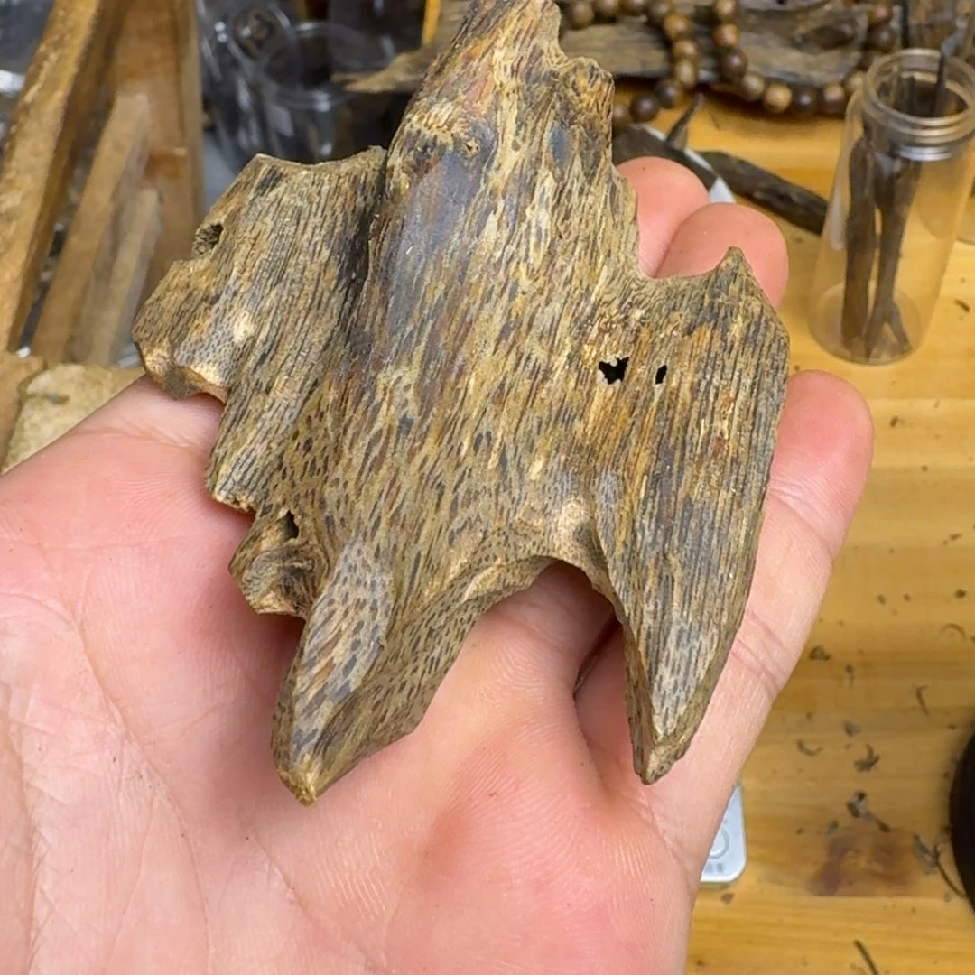 沉香手把件海南白棋品种27克