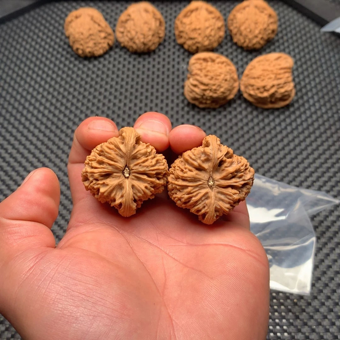 文玩核桃吊坠小***111111111