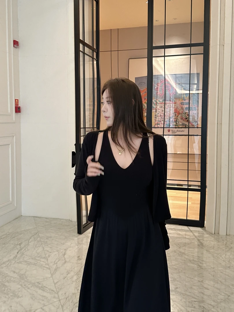 琪琪怪怪大码女装【纸片人】针织长袖连衣裙显瘦收腰小黑裙D17590QQ