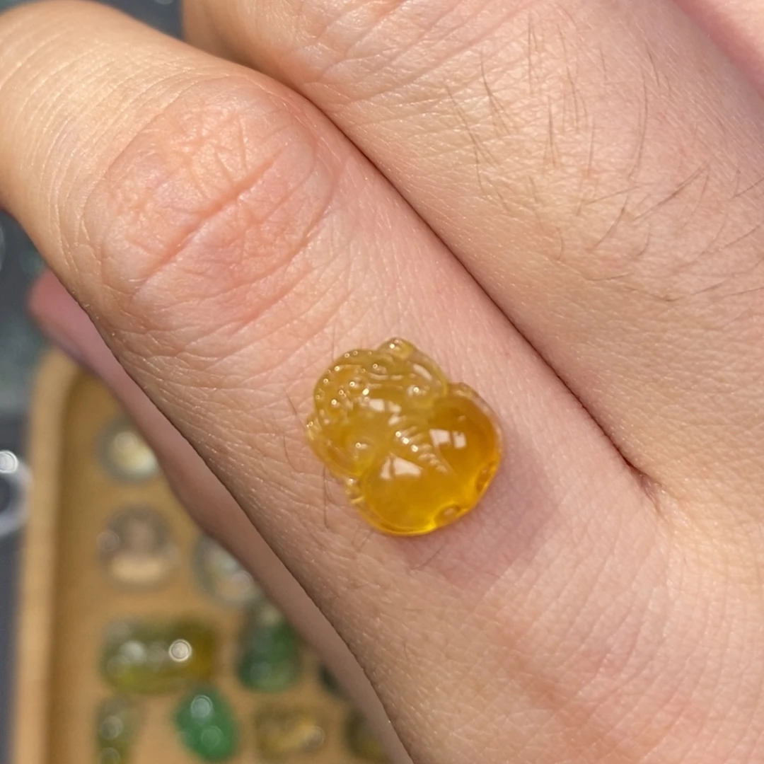 翡翠未镶嵌颈饰貔貅