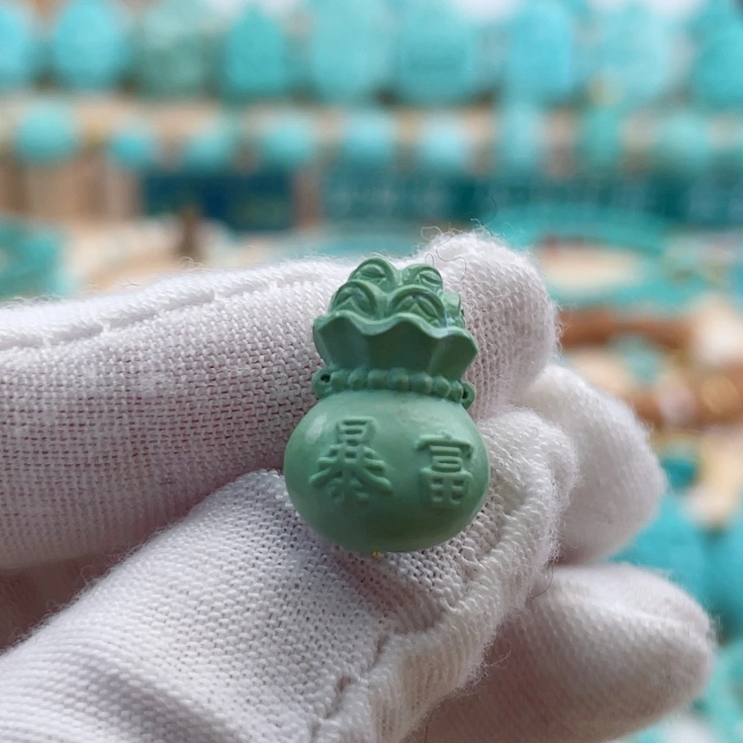 未镶嵌绿松石珠宝奇石