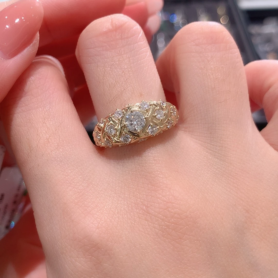 实验室培育钻石18K金镶嵌泥鳅背