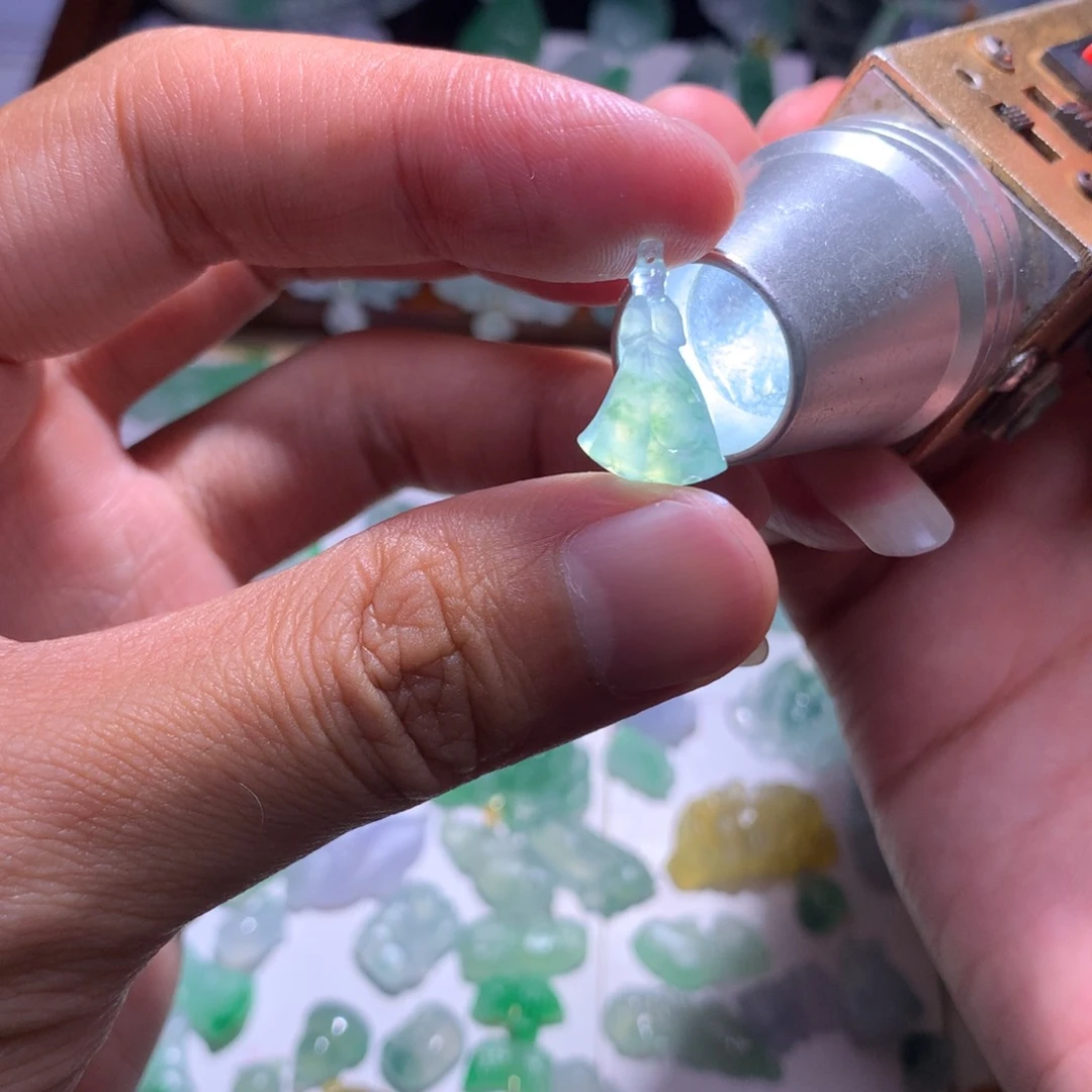 定制翡翠未镶嵌莲蓬