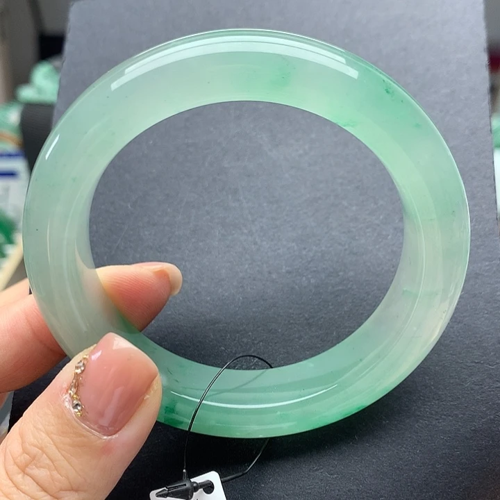 石英质玉未镶嵌手镯