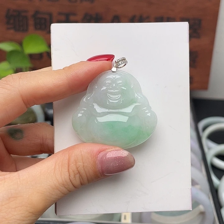 翡翠未镶嵌颈饰佛公吊坠