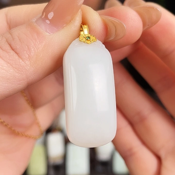 和田玉18K金镶嵌颈饰定制发货