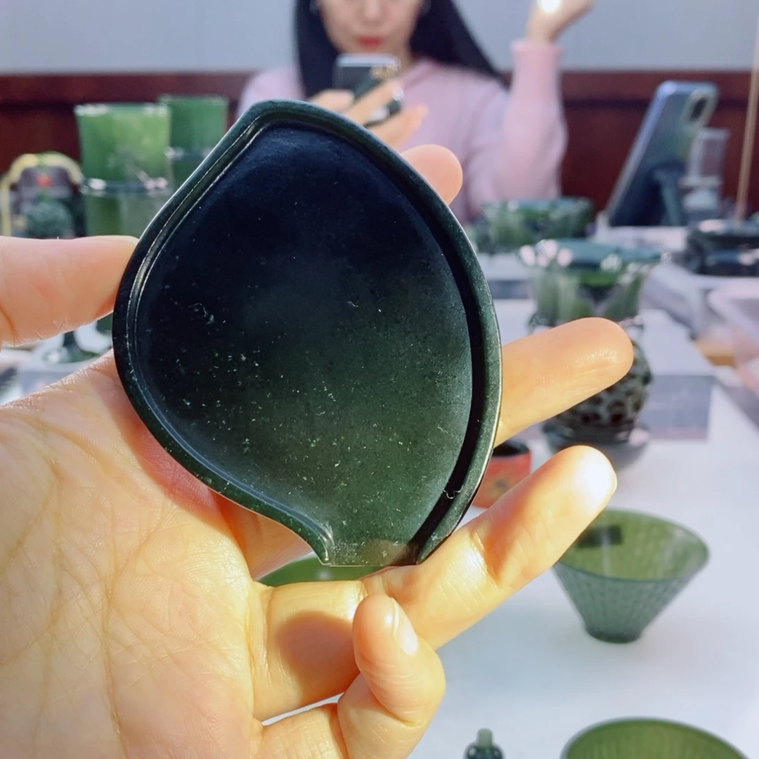 未镶嵌和田玉摆件