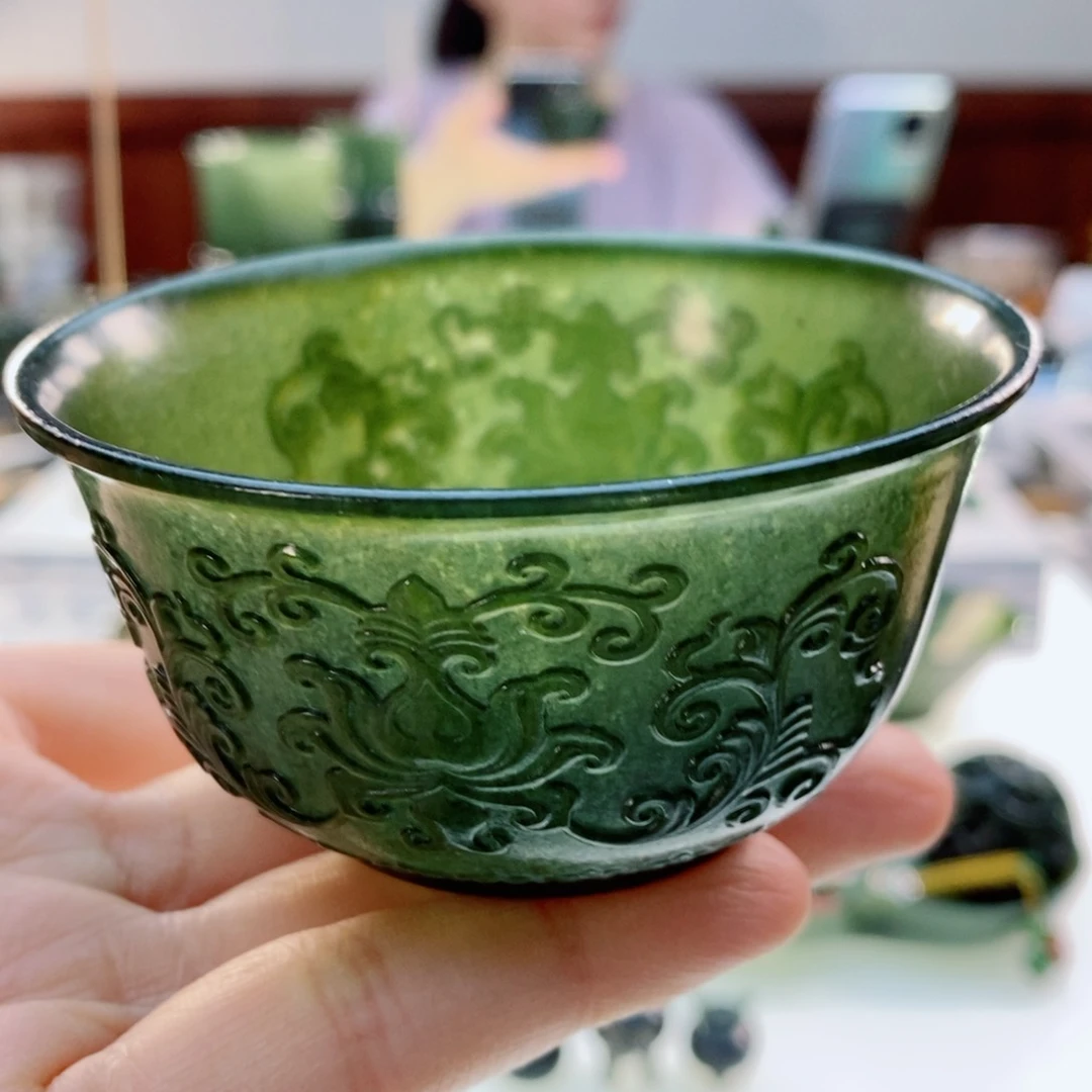 未镶嵌和田玉摆件微瑕