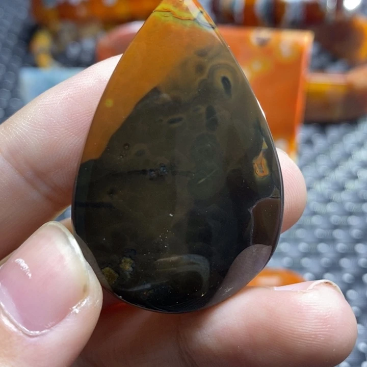 玛瑙/玉髓颈饰未镶嵌荷**色