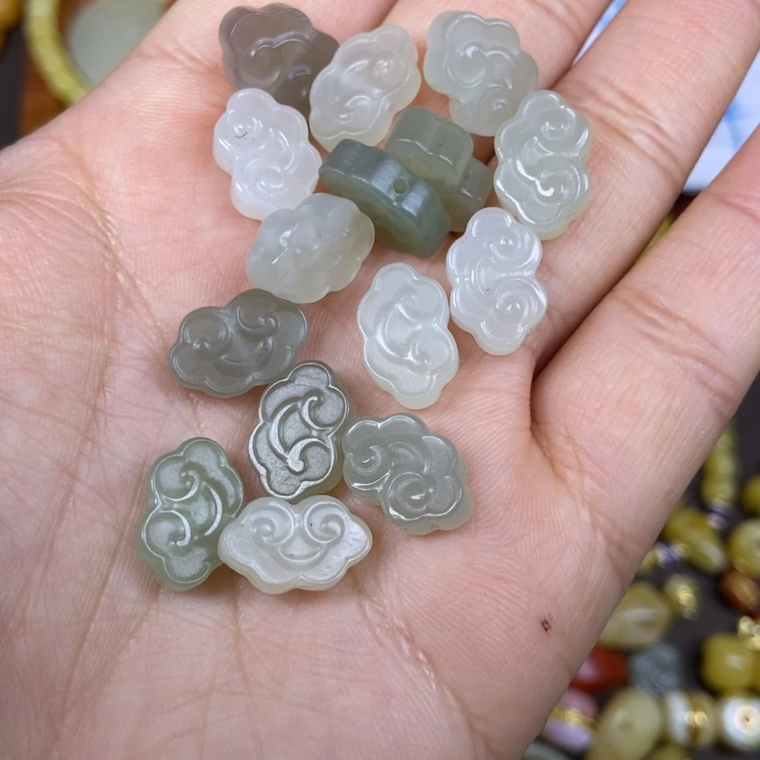 和田玉耳饰未镶嵌