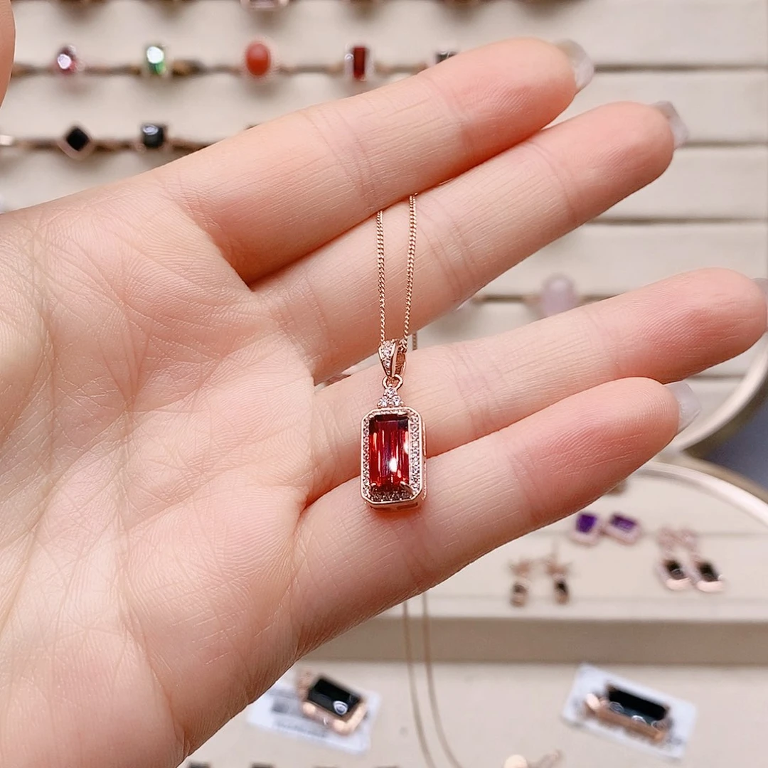 银S925镶嵌颈饰石榴石吊坠